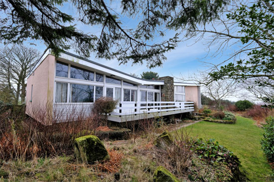 Midcentury modern house in Orrock, near Aberdeen, Scotland