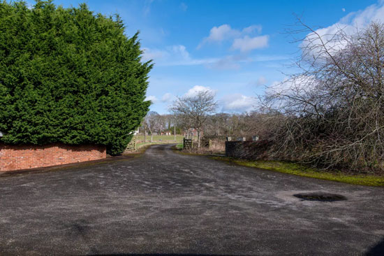 Oaklands Farm in Wootton Wawen, Henley-in-Arden, Warwickshire