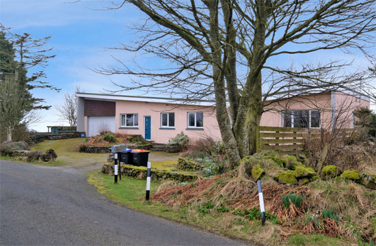 Midcentury modern house in Orrock, near Aberdeen, Scotland