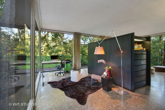1960s H.P. Davis Rockwell House in Olympia Fields, Illinois, USA