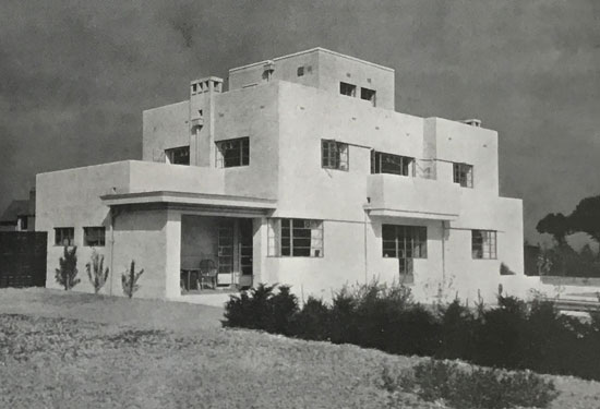 Thomas Tait modern house in Newbury, Berkshire in thr 1930s