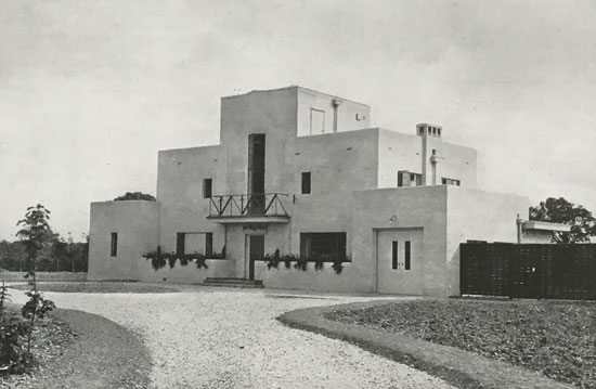 Thomas Tait modern house in Newbury, Berkshire in the 1930s