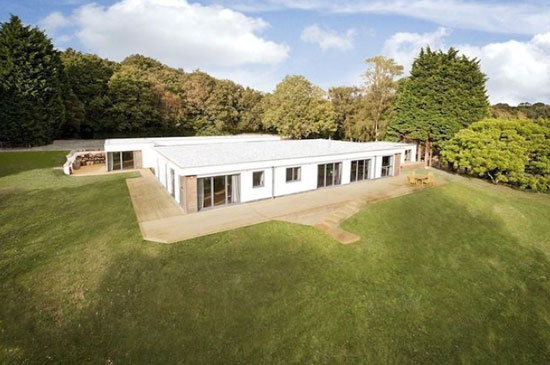 Six-bedroom contemporary modernist property in Horspath, Oxford, Oxfordshire