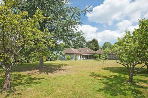 ox4 Claude de Vries-designed four-bedroomed single-storey house in Oxford, Oxfordshire