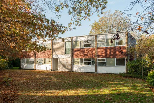 Grade II-listed modernism: 1950s Span apartment in the Parkleys development, Richmond upon Thames, Surrey