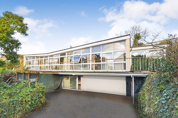 1960s midcentury modern house in Porth, Cornwall