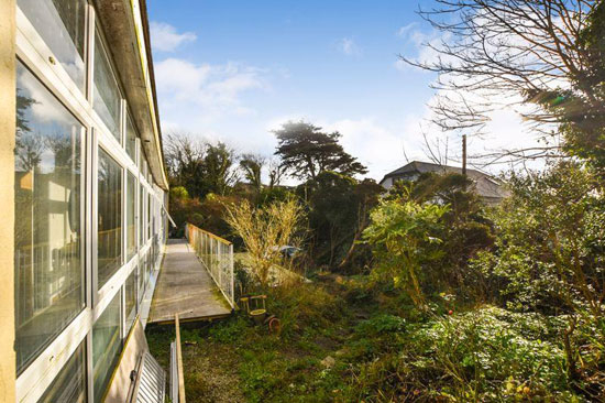 1960s midcentury modern house in Porth, Cornwall