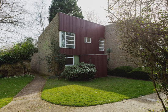 Span House: 1960s Eric Lyons-designed property on the Punch Croft Estate, New Ash Green, Kent