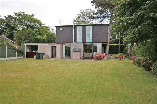 1960s J Roy Parker-designed modernist property in Parkgate, Cheshire
