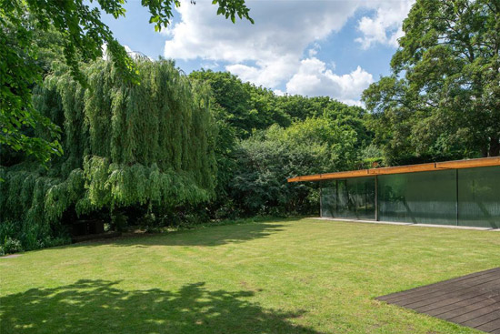 The Wallace House by Richard Paxton in Highgate, London, N6