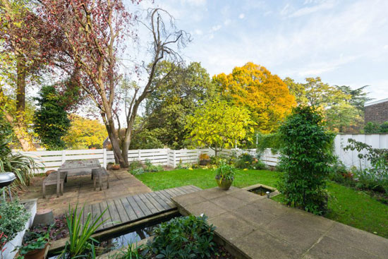 1960s Austin Vernon & Partners-designed house on Peckarmans Wood, London SE26