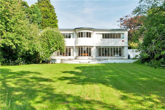 pen2 1930s Sea Roads six-bedroom art deco property in Penarth, Vale Of Glamorgan