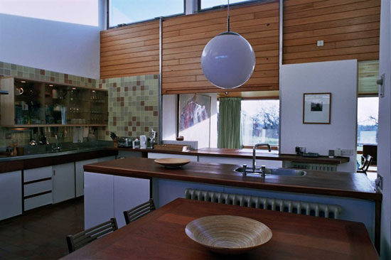 Holiday let: 1960s Trevor Dannat midcentury modern Pitcorthie House in Colinsburgh, Eastern Fife, Scotland