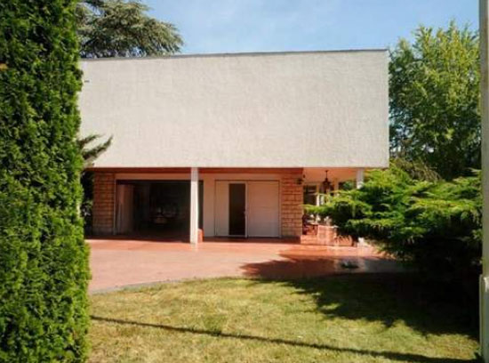 1960s Sten Samuelson-designed modernist villa in Pontoise, near Paris, France