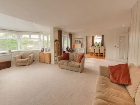 pool5 Five bedroom 1930s art deco property in Poole, Dorset