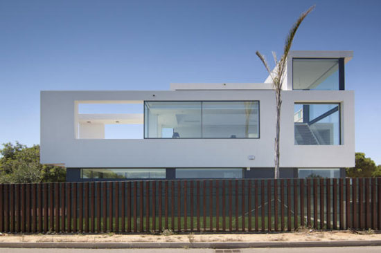 por3 Vasco Vieira-designed four-bedroom modernist property in Vale do Lobo, Portugal