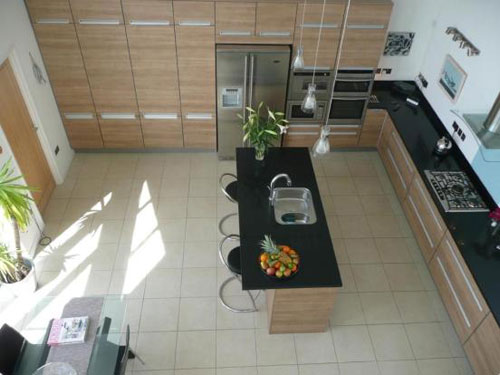por4 Contemporary four-bedroomed property with pool in Porthcawl, Mid Glamorgan