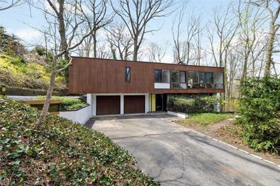 1950s William Landsberg-designed modernist property in Port Washington, New York, USA