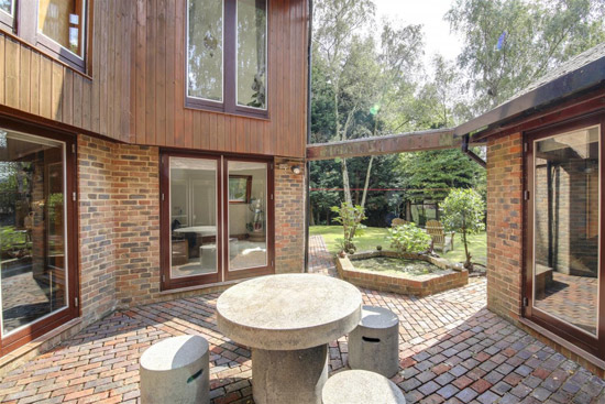 1980s modernist property in Pulborough, West Sussex