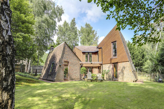 1980s modernist property in Pulborough, West Sussex