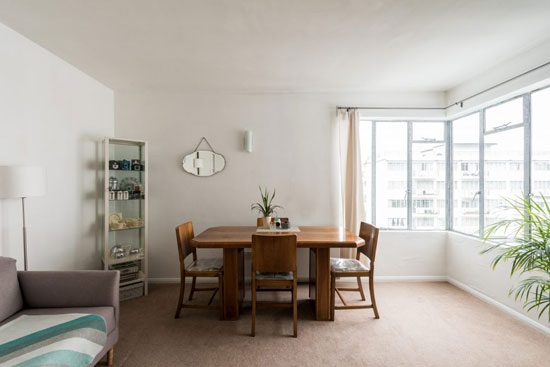 Art deco apartment: Flat in the 1930s Frederick Gibberd-designed Pullman Court, London SW2