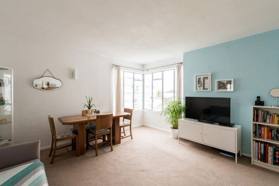 Art deco apartment: Flat in the 1930s Frederick Gibberd-designed Pullman Court, London SW2