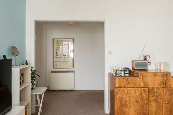 Art deco apartment: Flat in the 1930s Frederick Gibberd-designed Pullman Court, London SW2