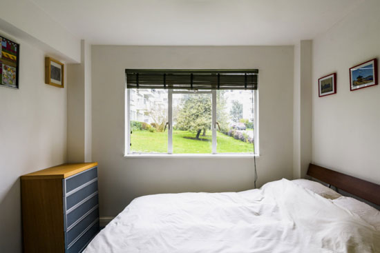 Apartment in 1930s Frederick Gibberd Pullman Court in Streatham Hill, London SW2