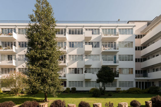 Apartment in 1930s Frederick Gibberd Pullman Court in Streatham Hill, London SW2