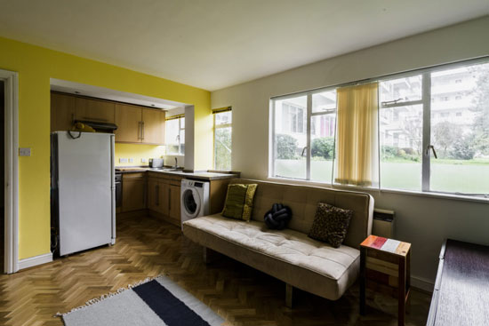 Apartment in 1930s Frederick Gibberd Pullman Court in Streatham Hill, London SW2