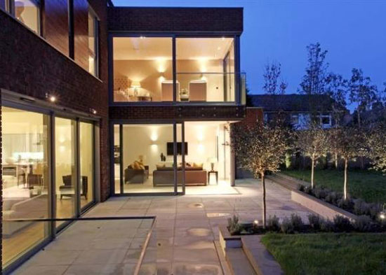 put1 Modernist-inspired seven bedroom house in Putney, London SW15