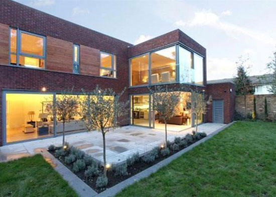 put2 Modernist-inspired seven bedroom house in Putney, London SW15