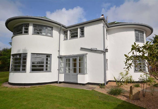 Cranworth 1930s art deco property in Quarndon, Derbyshire