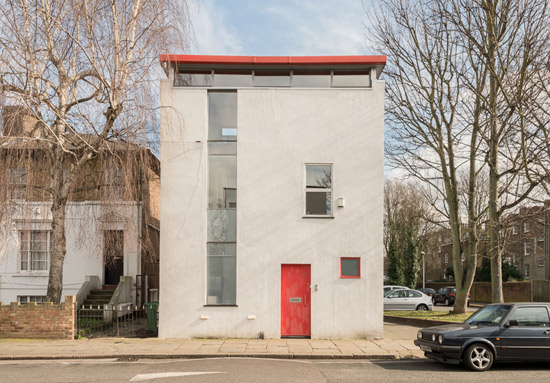 Quay 2c-designed modernist property in London SE15