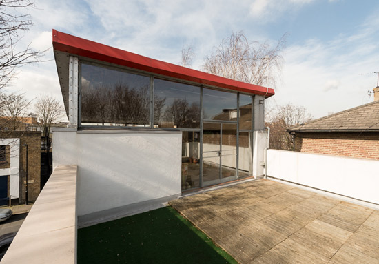 Quay 2c-designed modernist property in London SE15
