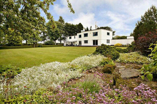 1930s Charles Riddy-designed Foxfield art deco property in Quinton, Northamptonshire