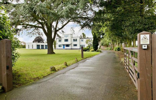 1930s Charles Riddy-designed Foxfield art deco property in Quinton, Northamptonshire
