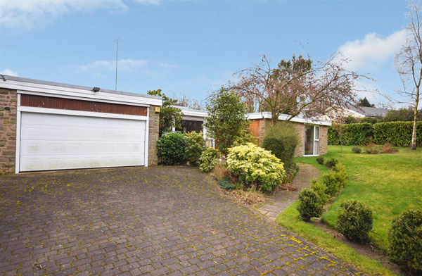 1960s modern house in Ravenshead, Nottinghamshire