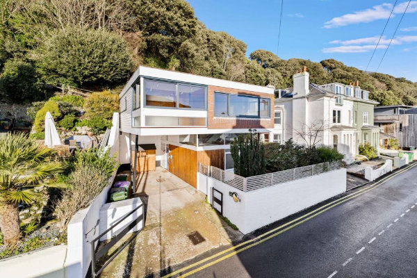1960s John Floydd midcentury modern house in Sandgate, Kent