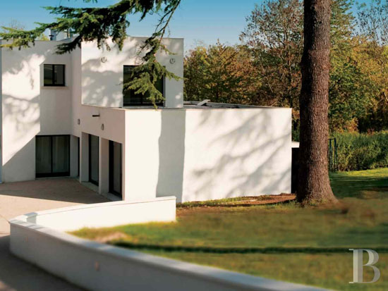 1920s Robert Mallet-Stevens-designed modernist property in Yvelines, France
