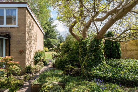 1950s Dex Harrison modern house in Ruislip, Middlesex