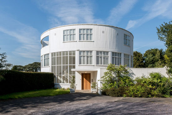 St. Ann’s Court 1930s modernist property in St. Ann's Hill, Surrey