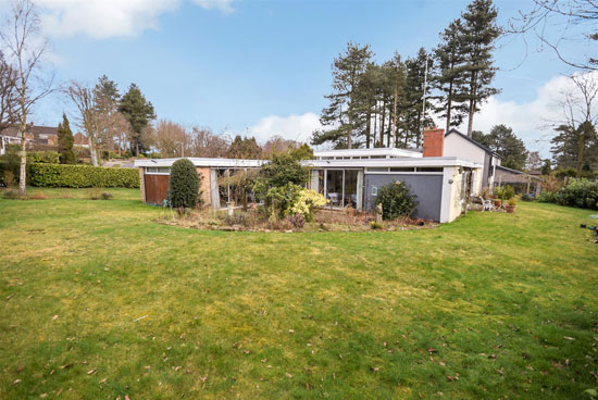 1960s modern house in Ravenshead, Nottinghamshire