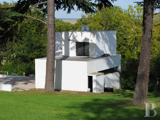 1920s Robert Mallet-Stevens-designed modernist property in Yvelines, France
