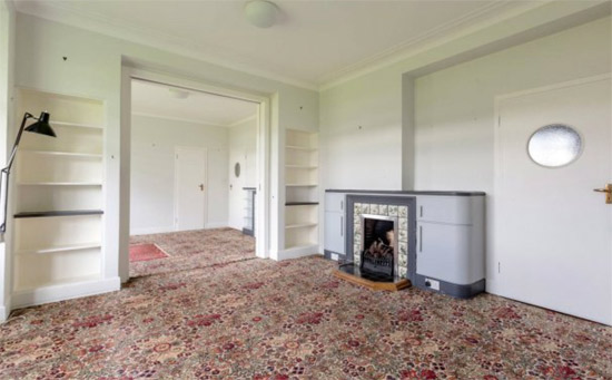 Three-bedroom apartment in the Ravelston Garden art deco building in Ravelston, Edinburgh