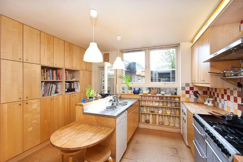 rav4 Roland Wedgwood-designed five bedroomed house in Ravelston, Edinburgh