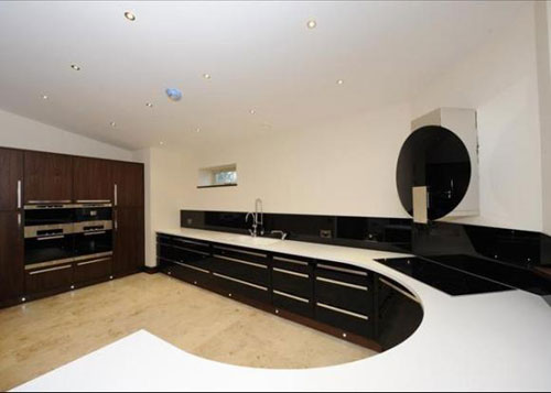 round4 Four-bedroom circular house in Inkberrow, Worcestershire