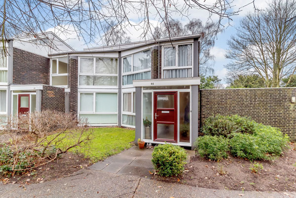 Span House on the Templemere Estate, Weybridge, Surrey