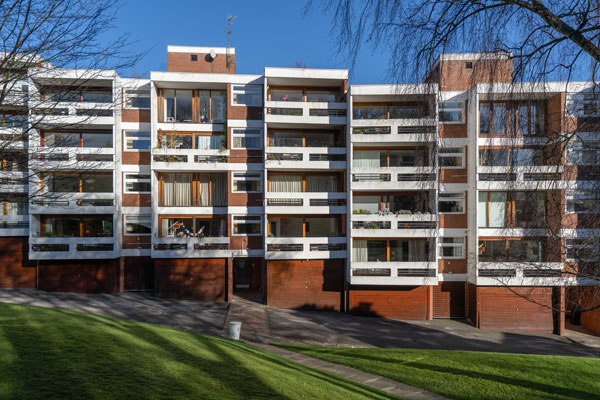 1960s apartment in Southwood Park, London N6