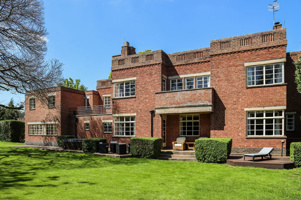1930s H.W. Simister modern house in Stratford-upon-Avon, Warwickshire